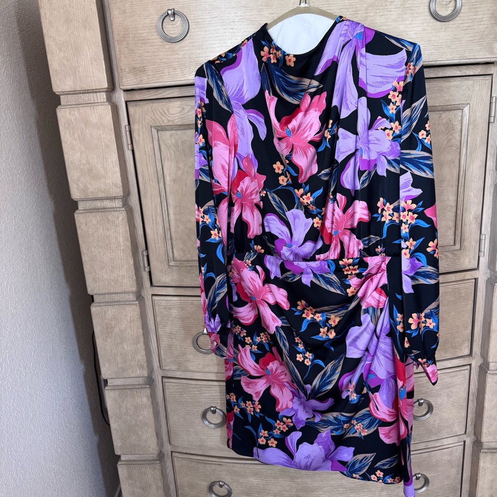 NWOT Donna Morgan Size 10 Floral Long Sleeve Dress